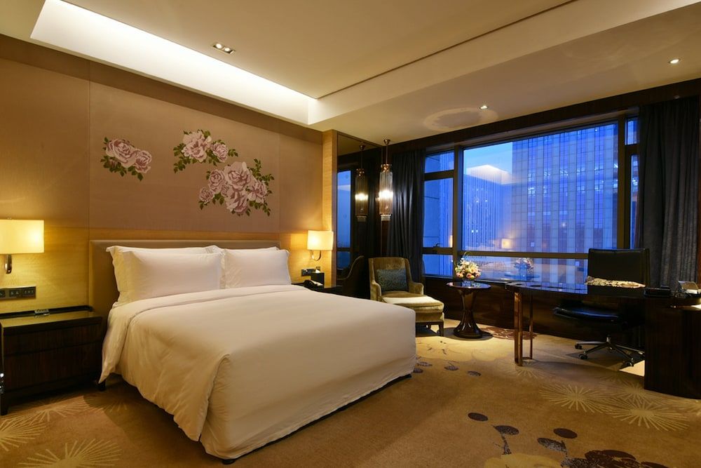 Classic Room, 1 King Bed (High Floor)