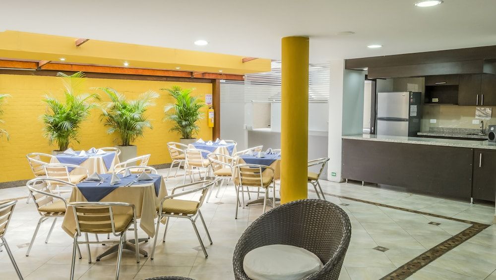 undefined Hotel Regency Suites La Feria 8
