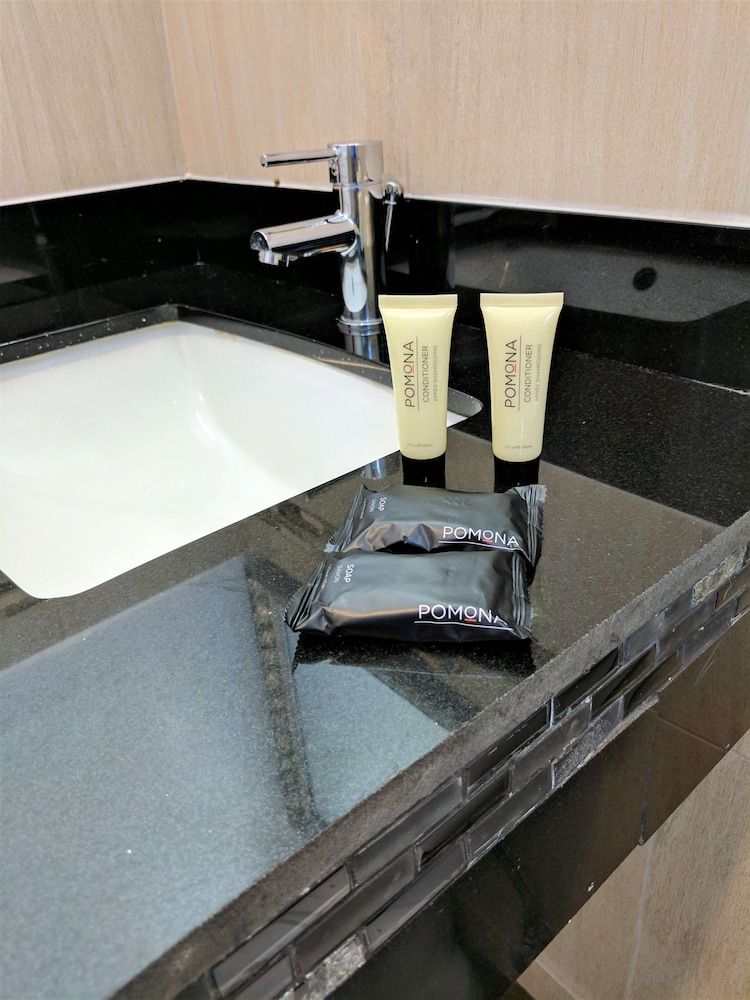 Americas Best Value Inn Antioch Room, 1 King Bed, Non Smoking 8