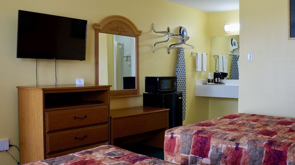 American Inn of Kinder Room, 2 Double Beds, Non Smoking 11