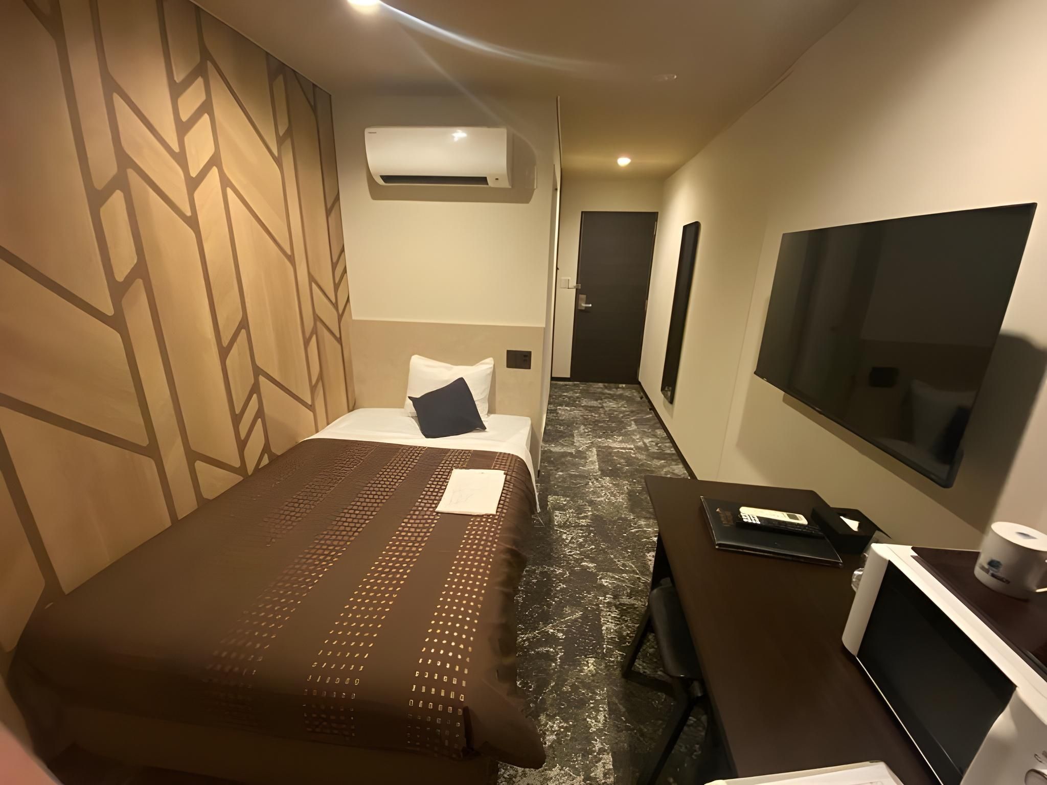 Compact Single Room - Non-Smoking