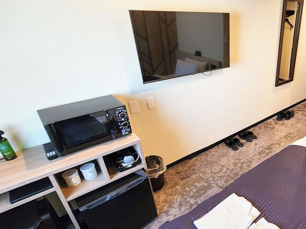 HOTEL LiVEMAX Yokohama Tsurumi Single Room, Smoking 4