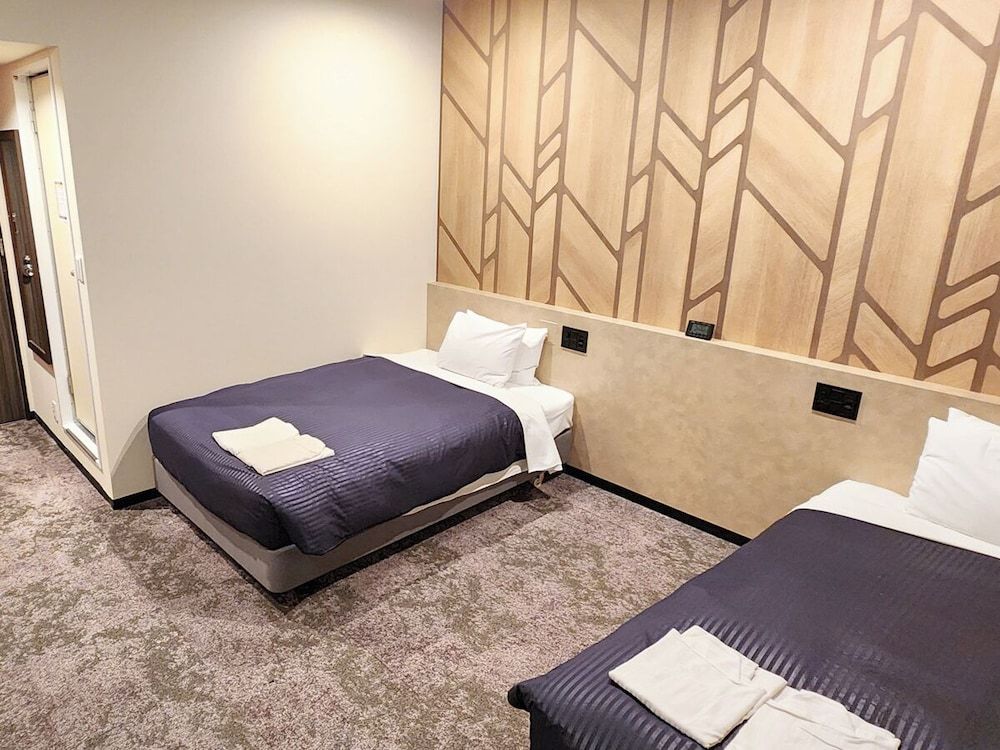 HOTEL LiVEMAX Yokohama Tsurumi Twin Room, Non Smoking