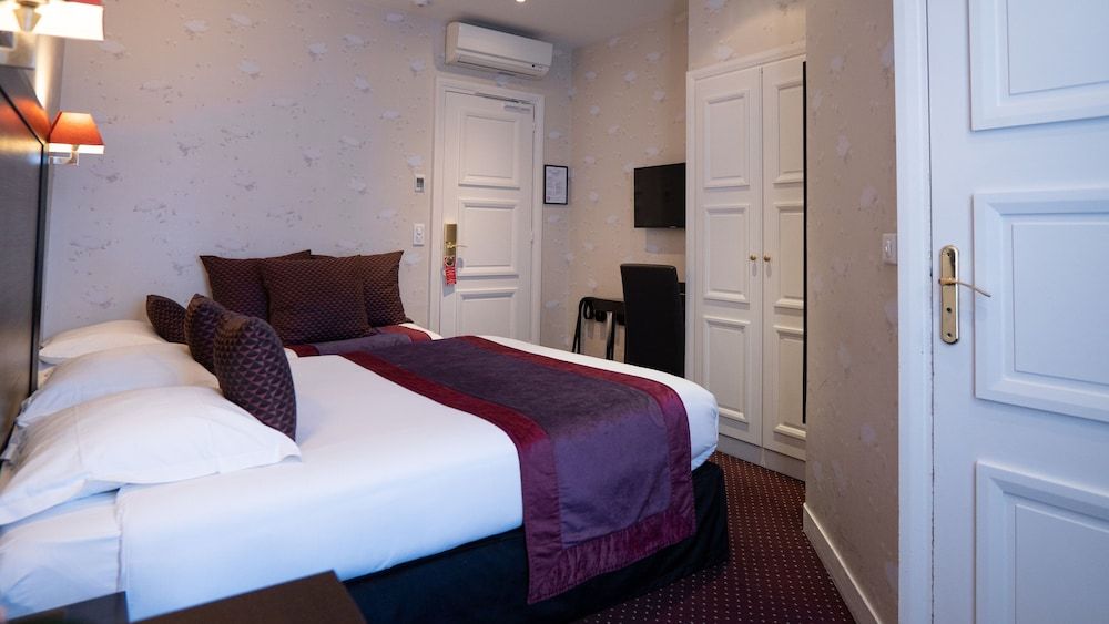 undefined Hotel Virgina 2
