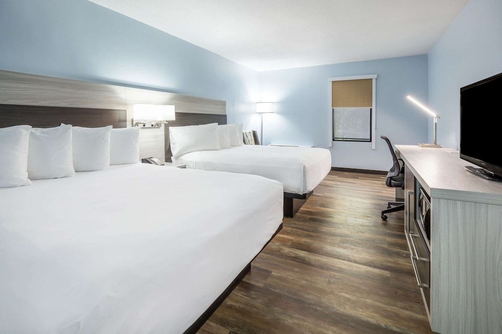 Standard Room, 2 Queen Beds, Non Smoking
