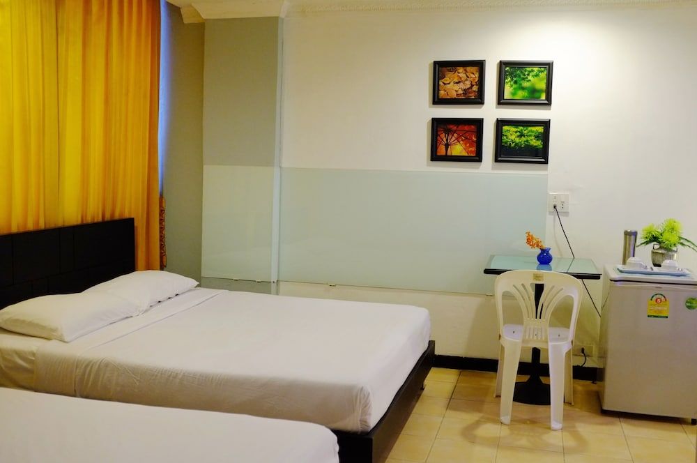 Prince House Deluxe Triple Room 4