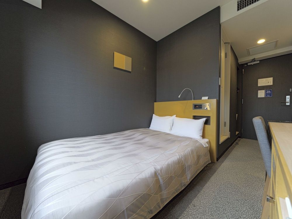 Single Room, Smoking (For 1-2 People)