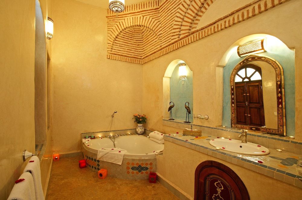 Riad & Spa Esprit du Maroc Standard Double Room, 1 King Bed, Bathtub 2