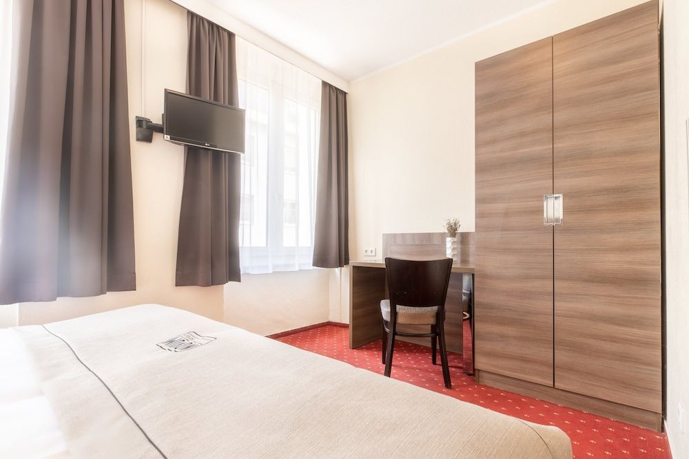 Hotel Leonet Standard Double Room 2