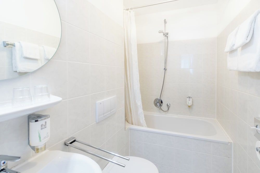 Hotel Leonet Standard Double Room 5