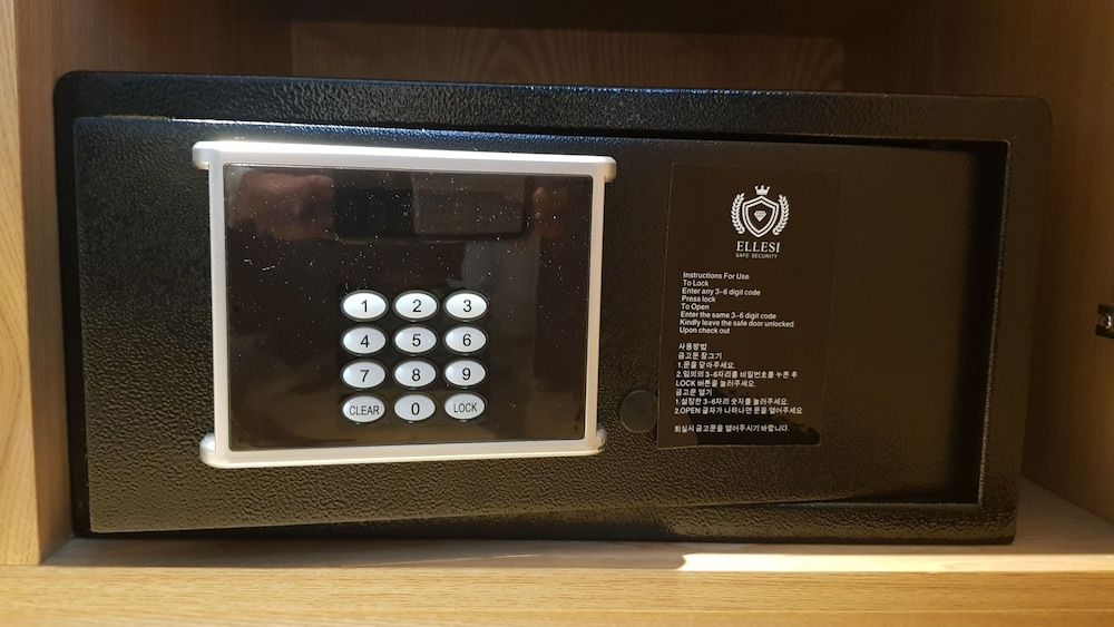 Reborn Suwon Silkroad Hotel Folk Village PKG - Room assigned by the occupancy, Breakfast included for 2, 2 Free Pass