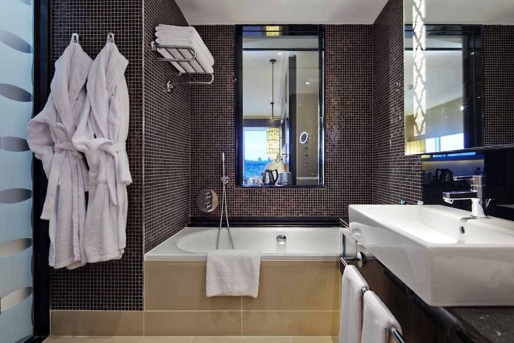 Hilton Baku Twin Room 7