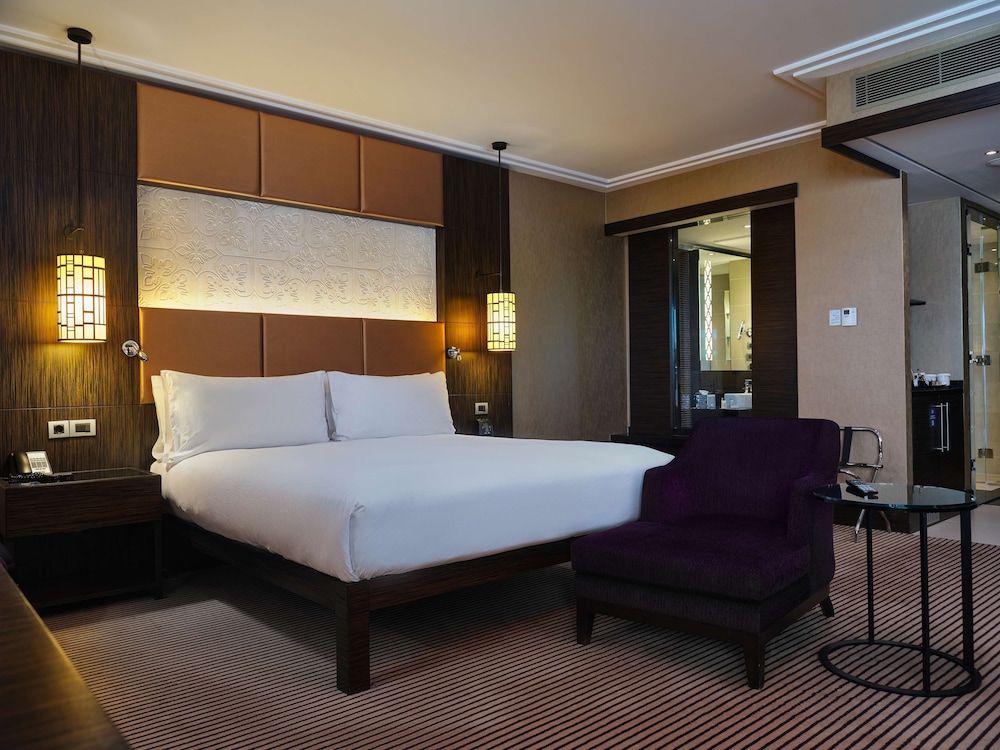 Junior Suite, 1 King Bed (Executive Lounge Access)