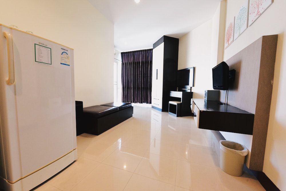 Glory Place Deluxe Double Room 4