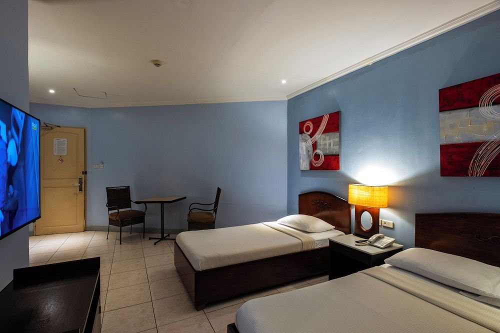 Palazzo Pensionne Deluxe Room, Multiple Beds 3