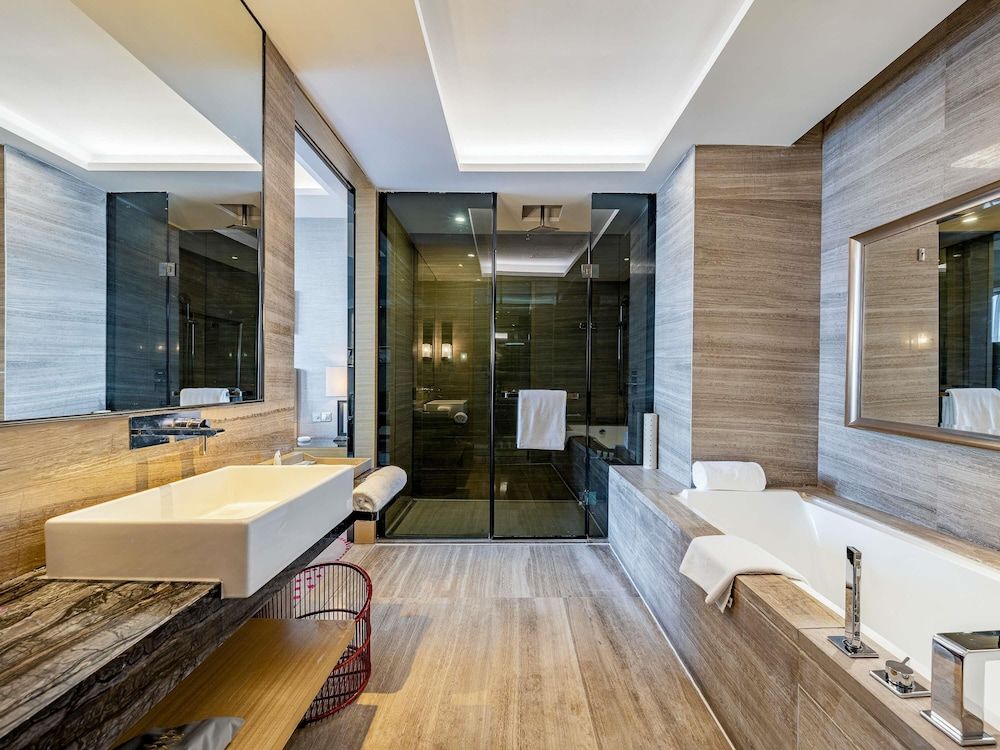 Deluxe Suite, 1 King Bed
