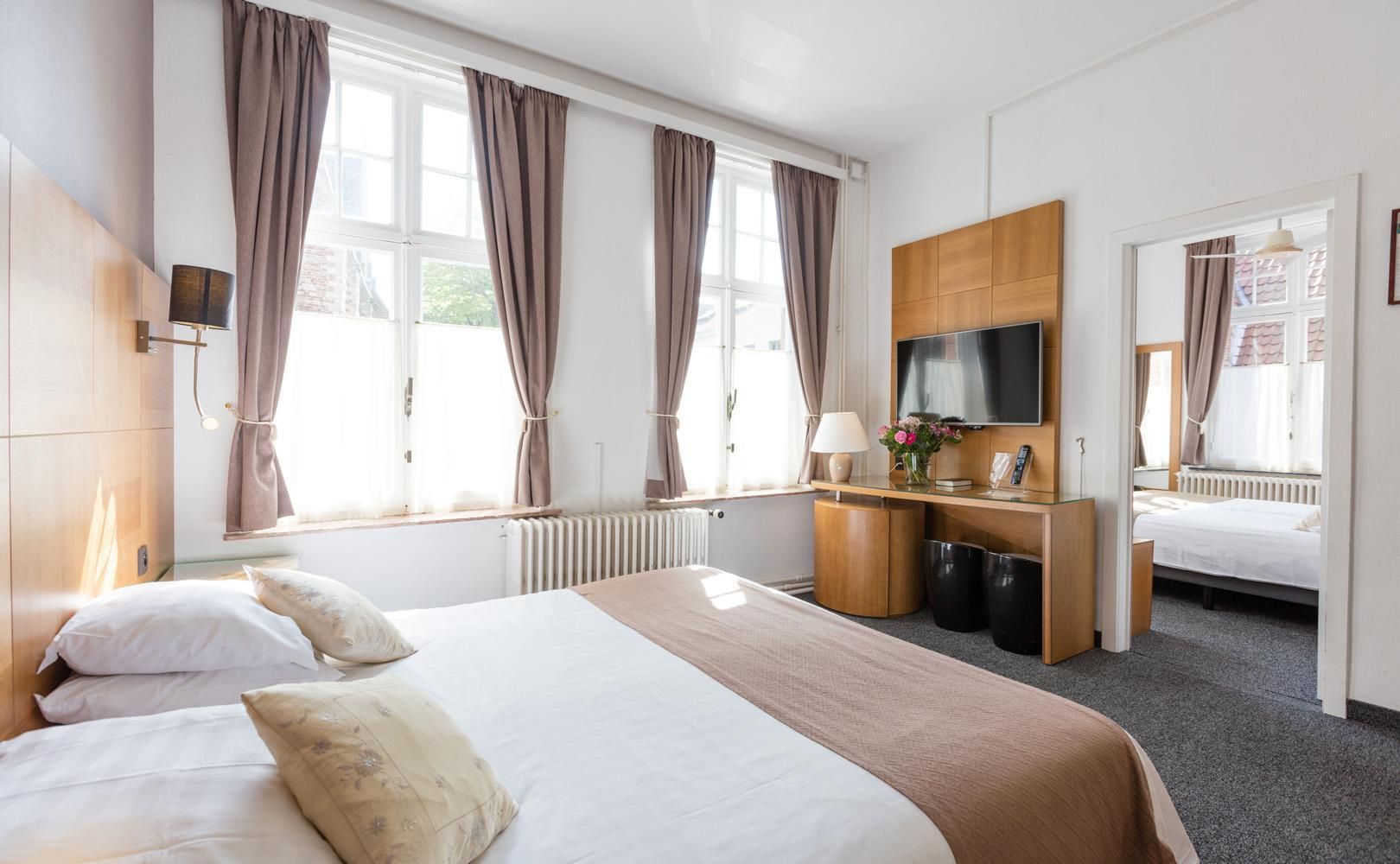 undefined Hotel Jacobs 4