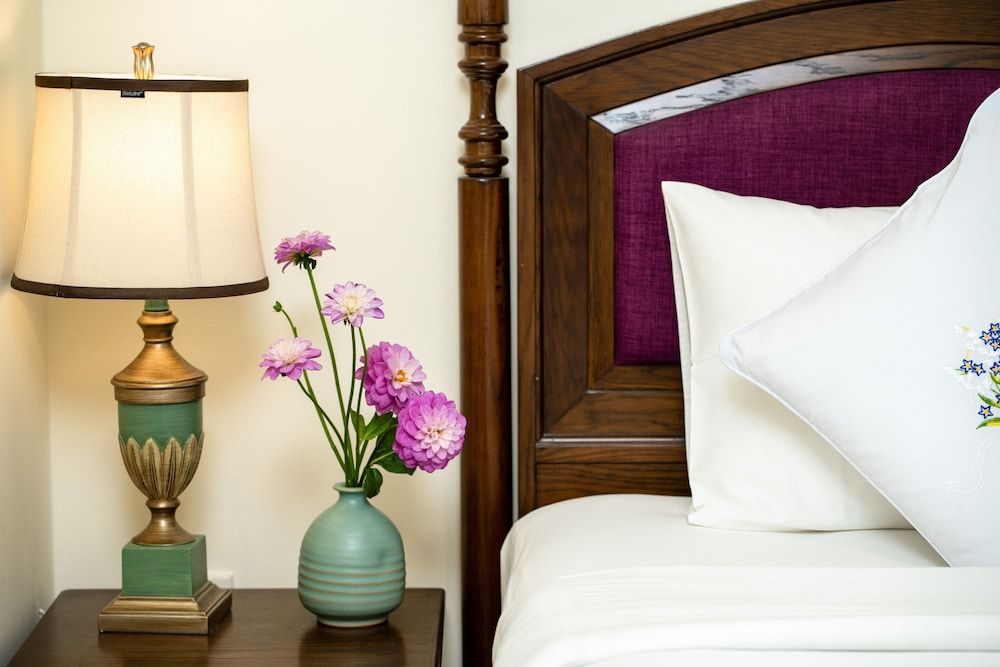 Deluxe Twin Room, No Windows