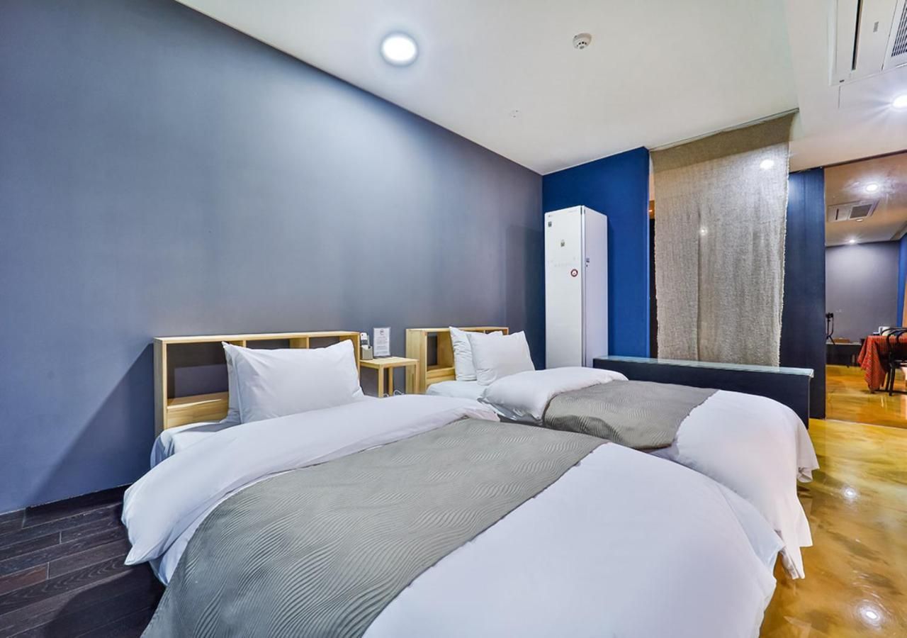 JS Boutique Hotel Deluxe Twin Room