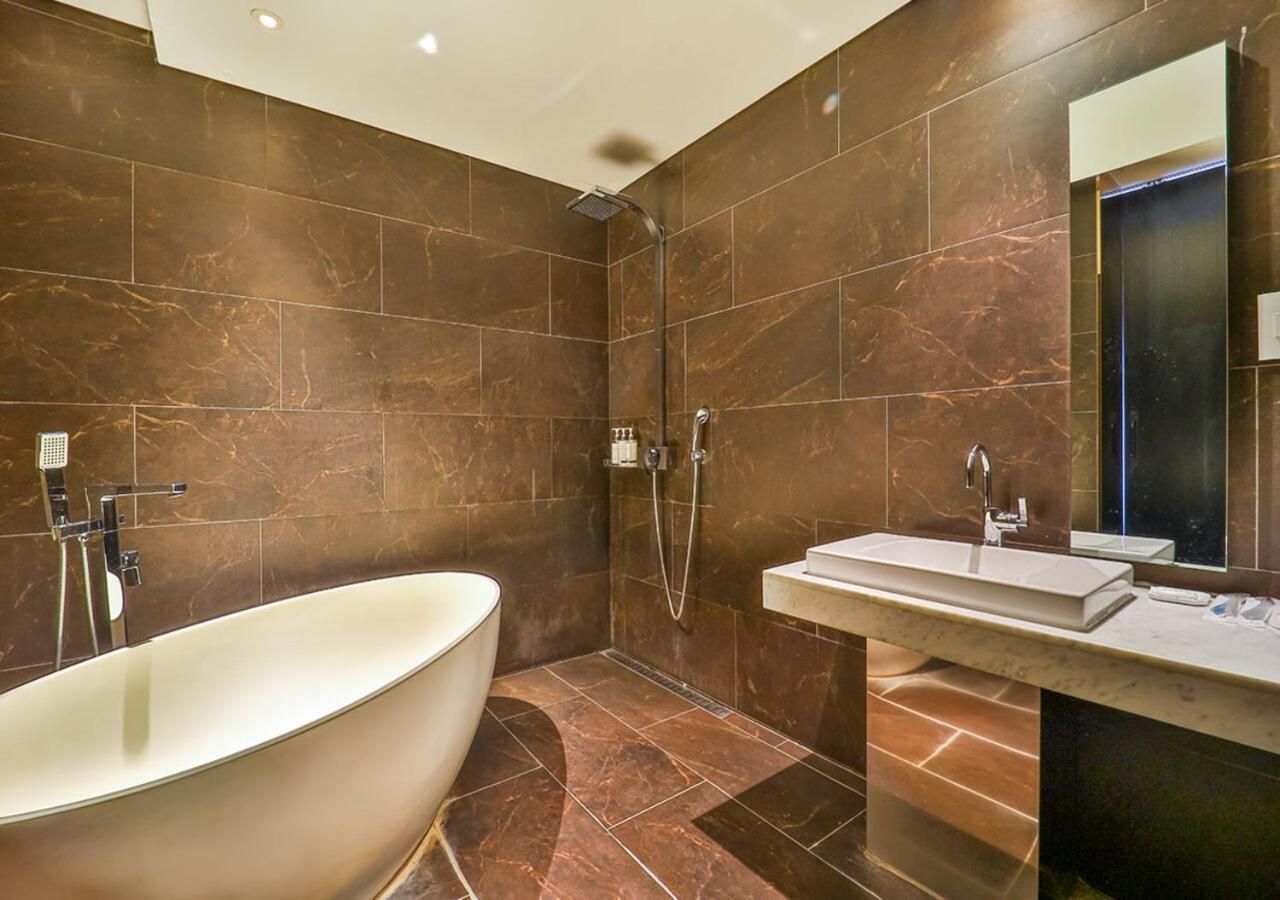 JS Boutique Hotel Deluxe Twin Room 3