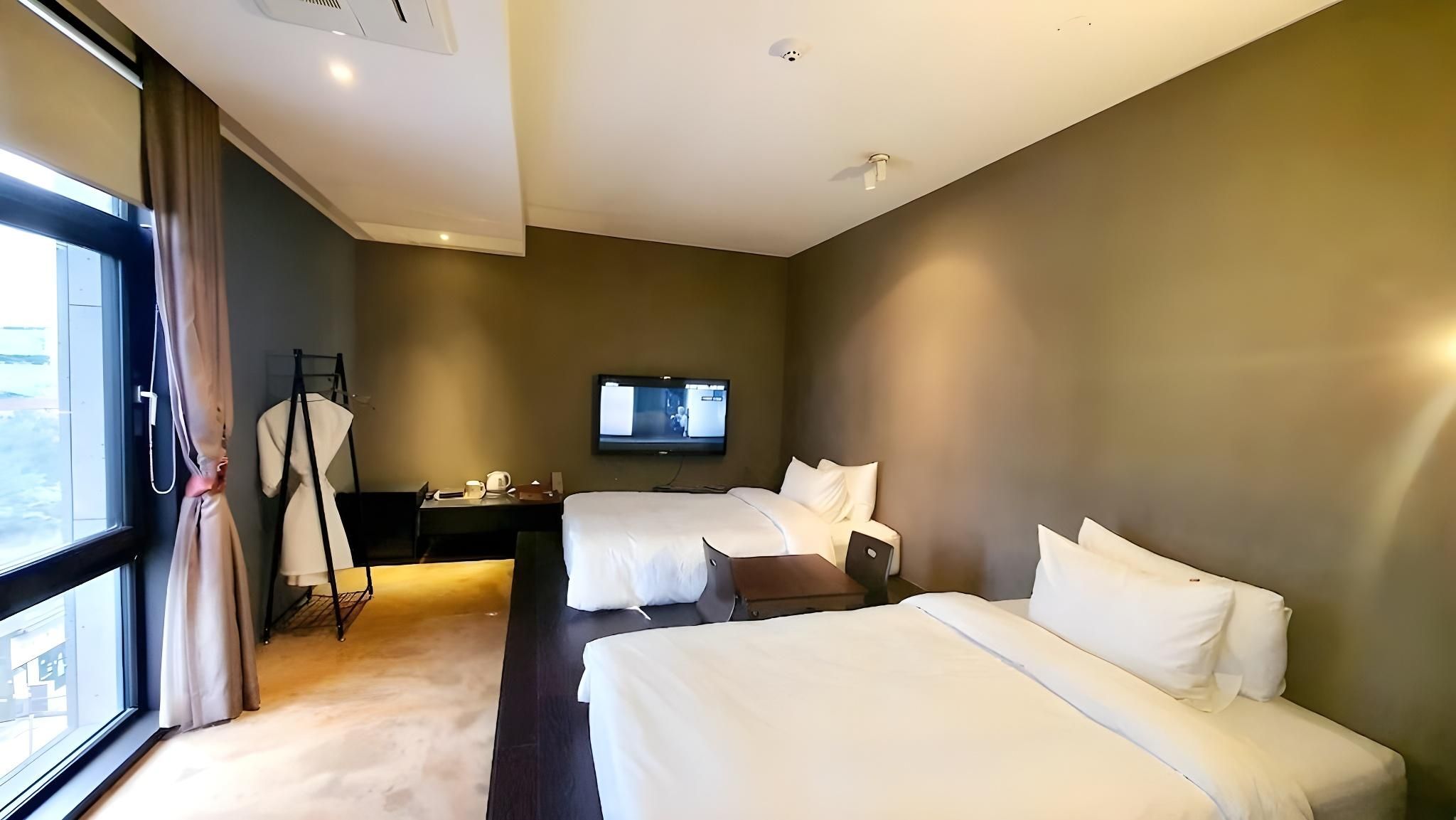 JS Boutique Hotel Deluxe Twin Room 2