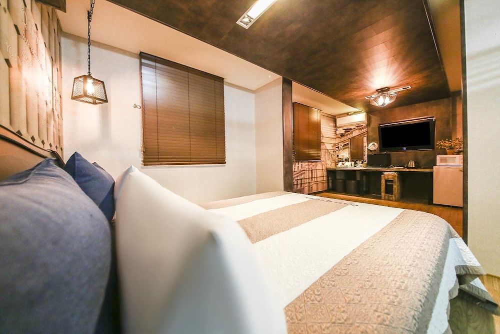 Q Hotel Premium Room 7