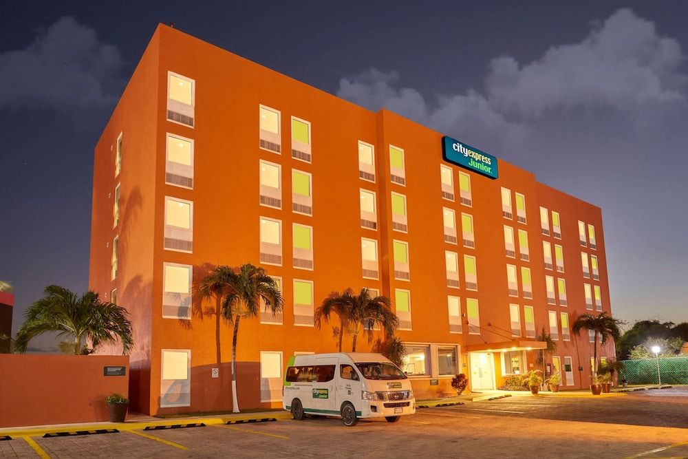 undefined City Express Junior by Marriott Cancun 5