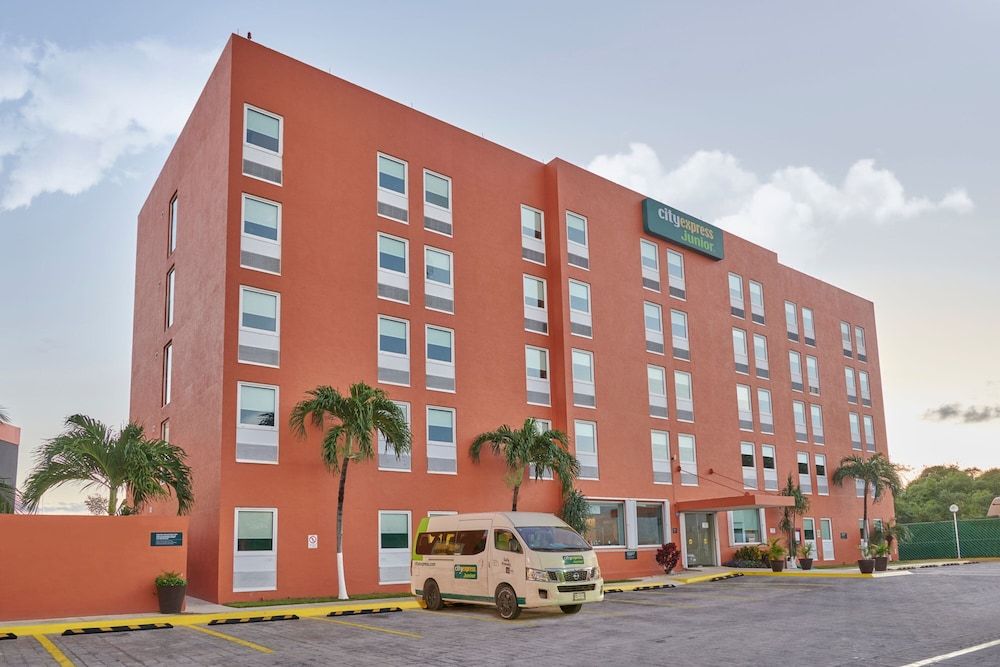 undefined City Express Junior by Marriott Cancun 8