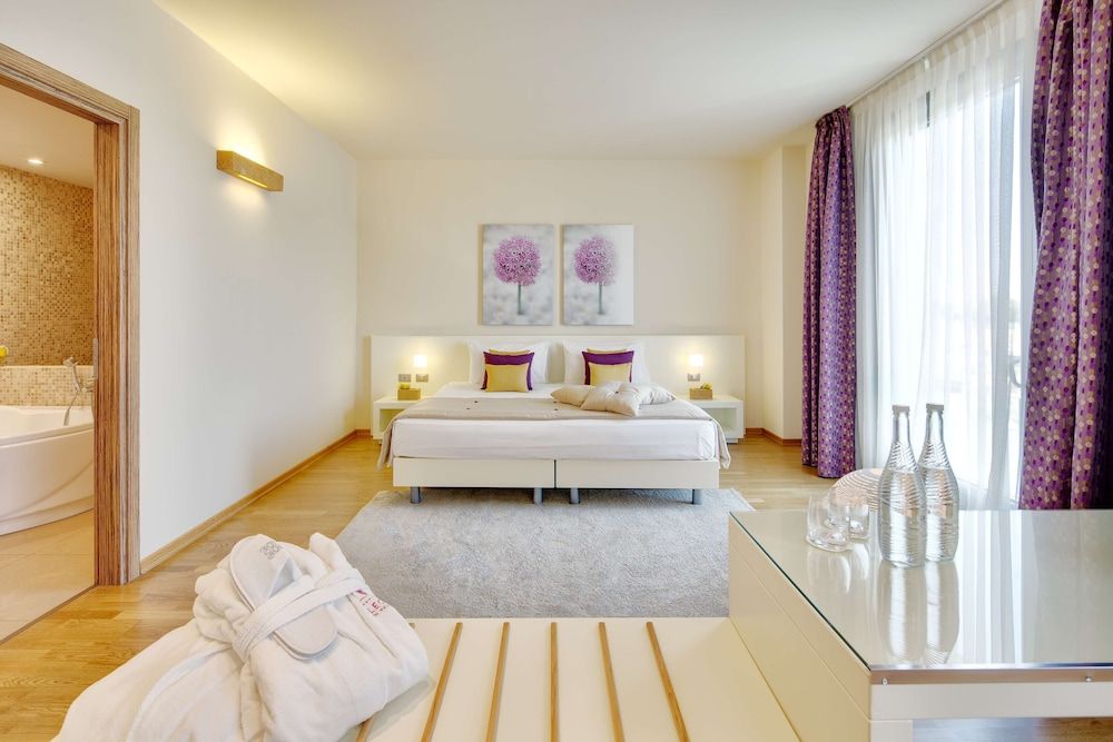 Best Western Plus Leone di Messapia Hotel & Conference Deluxe Room, 1 King Bed (Living Room) 3