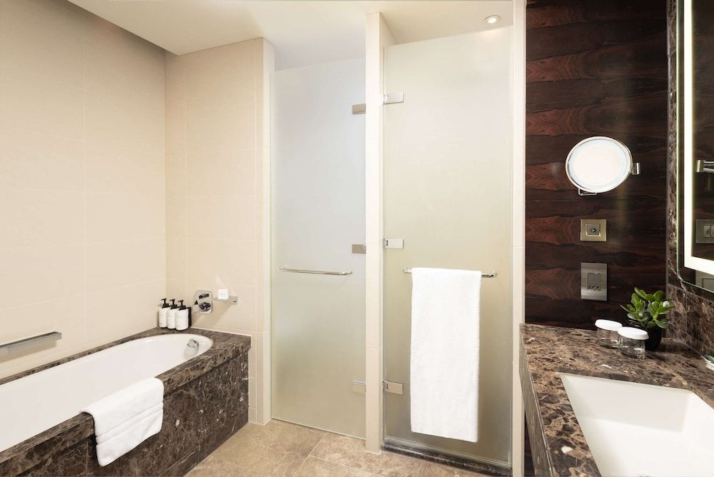 Conrad London St. James King Deluxe Room 5