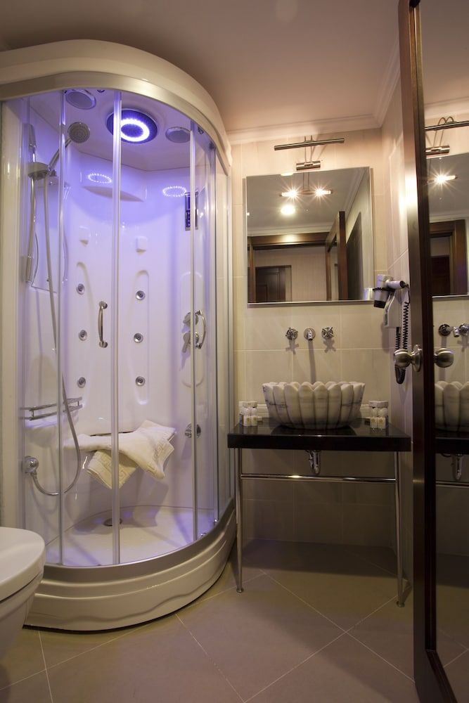 undefined Burckin Hotel 10