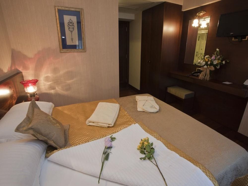 undefined Burckin Hotel 8