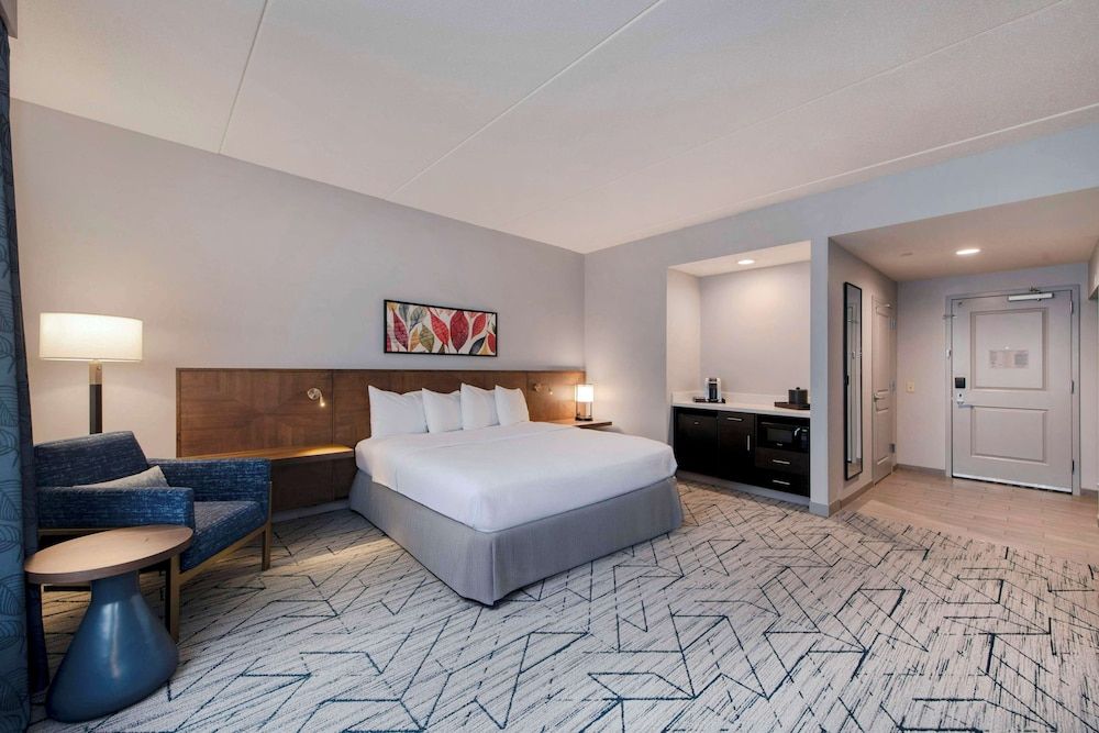 Room, 1 King Bed, Accessible (3x3 Shower)
