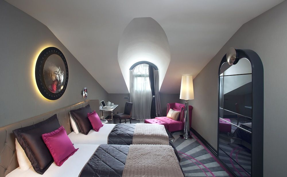 Sura Design Hotel and Suites - Boutique Class Deluxe Attic Room 3