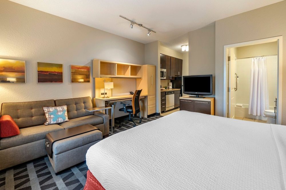 Studio, 1 King Bed with Sofa bed