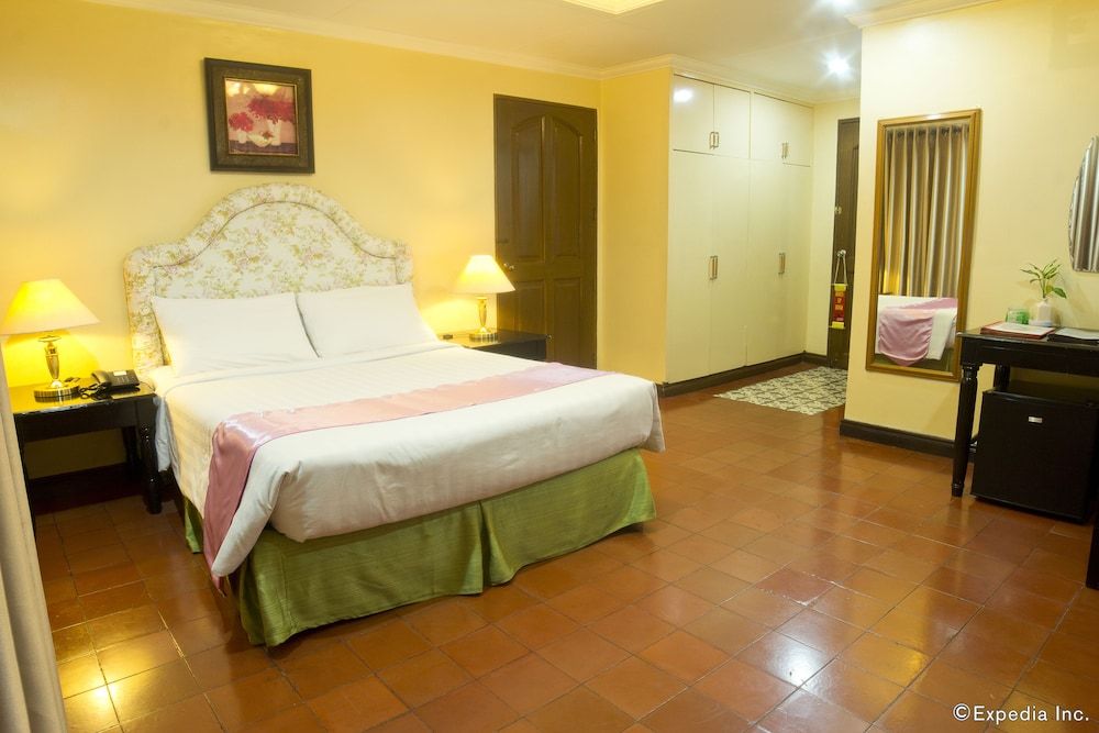 undefined White Knight Hotel Intramuros 2