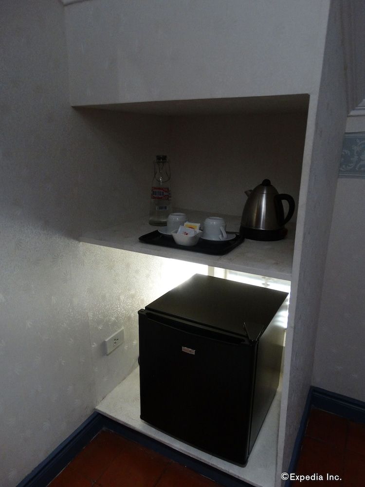 White Knight Hotel Intramuros Standard Room, 1 Queen Bed 6