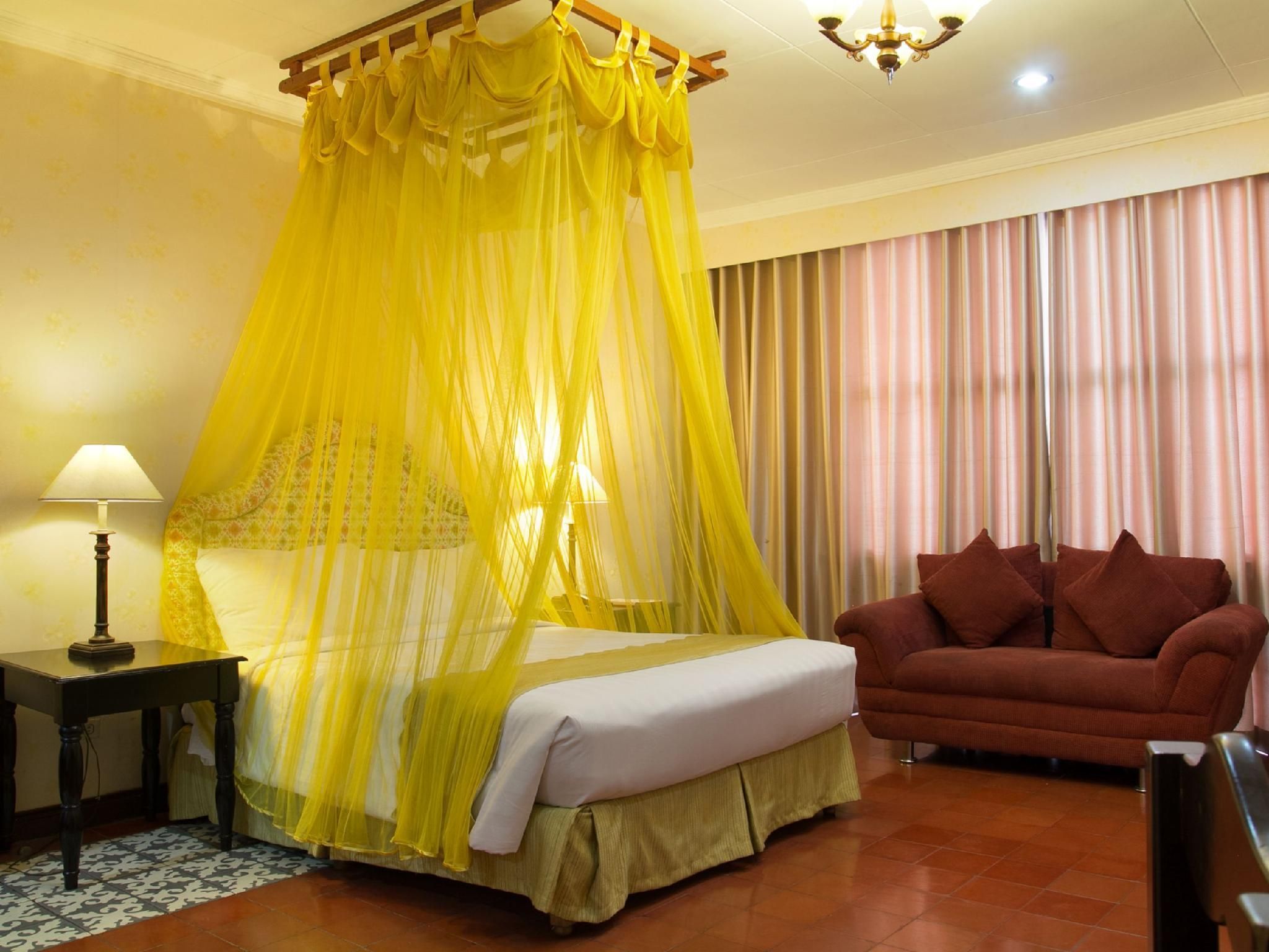White Knight Hotel Intramuros Suite 5