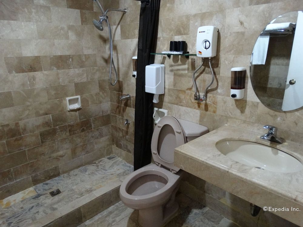 White Knight Hotel Intramuros Standard Room, 1 Queen Bed 5