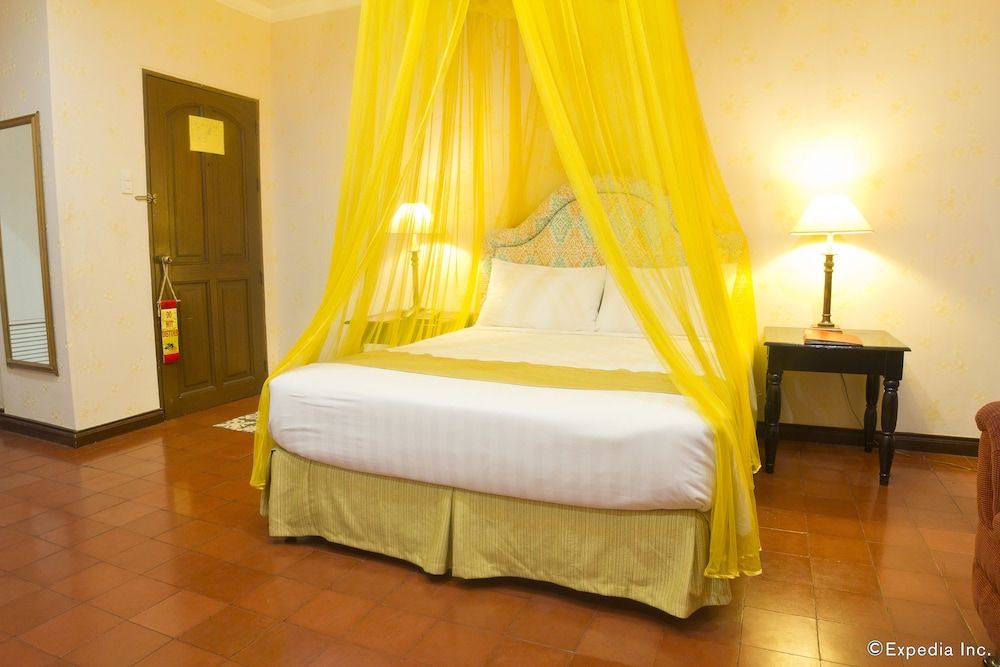 White Knight Hotel Intramuros Suite 4