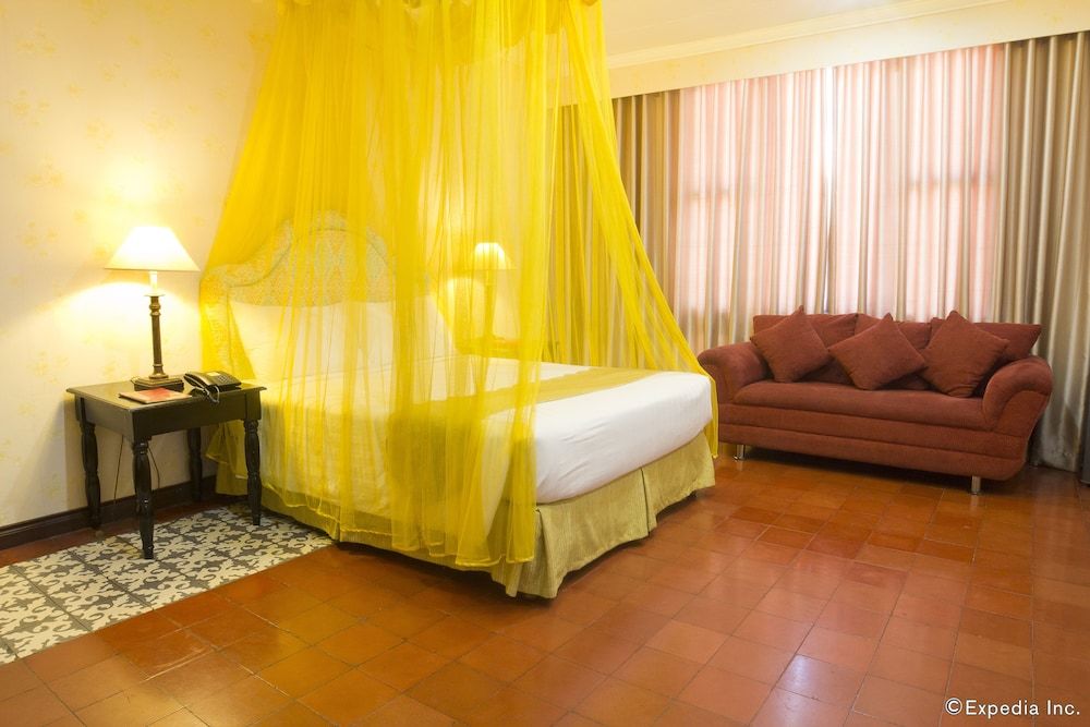White Knight Hotel Intramuros Suite 3