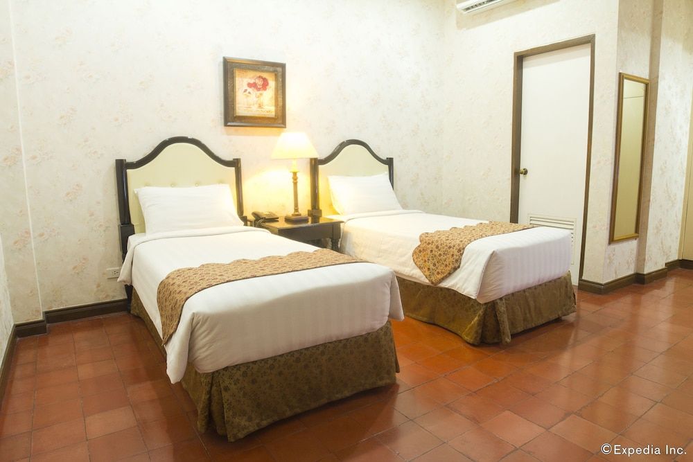 White Knight Hotel Intramuros