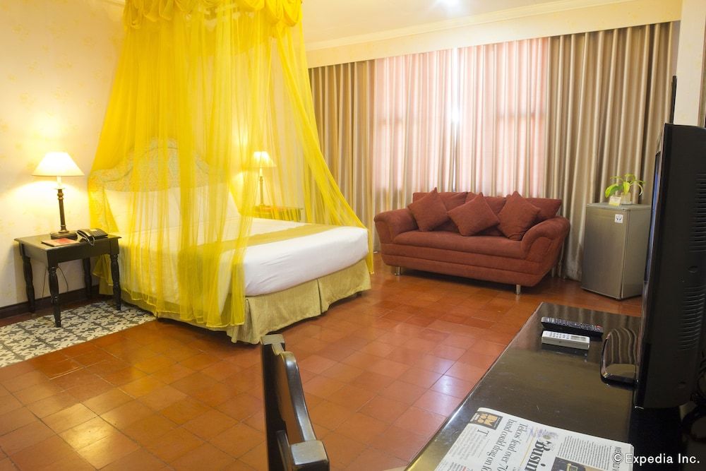 White Knight Hotel Intramuros Suite