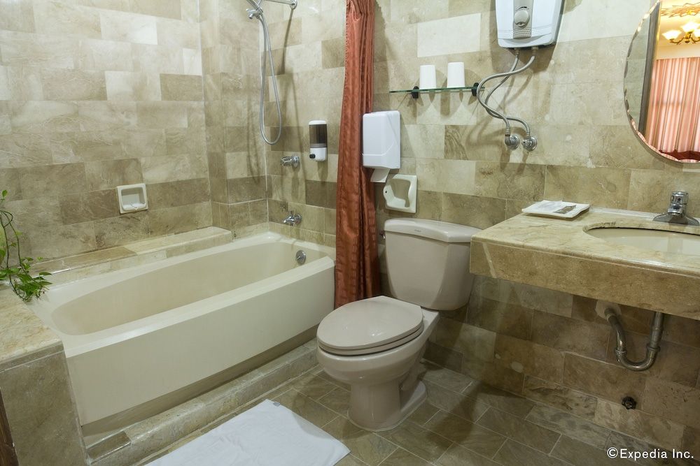 White Knight Hotel Intramuros Suite 7