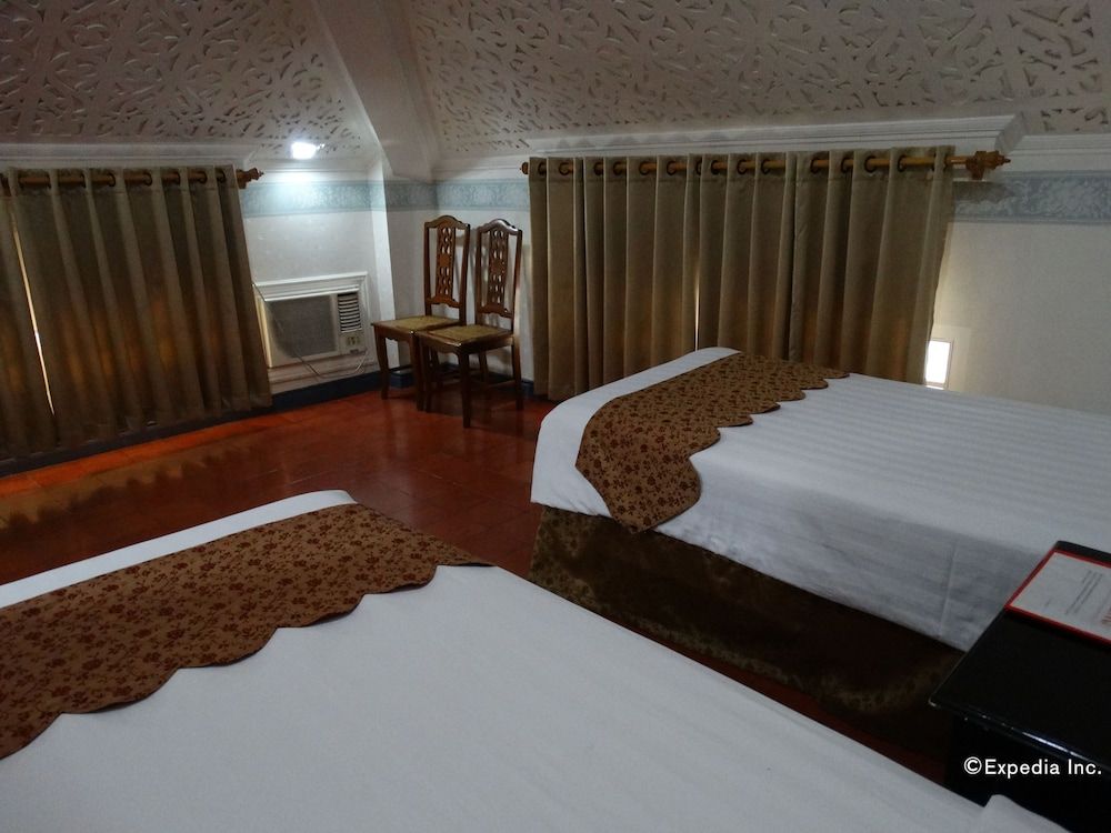 White Knight Hotel Intramuros Standard Room, 1 Queen Bed 3