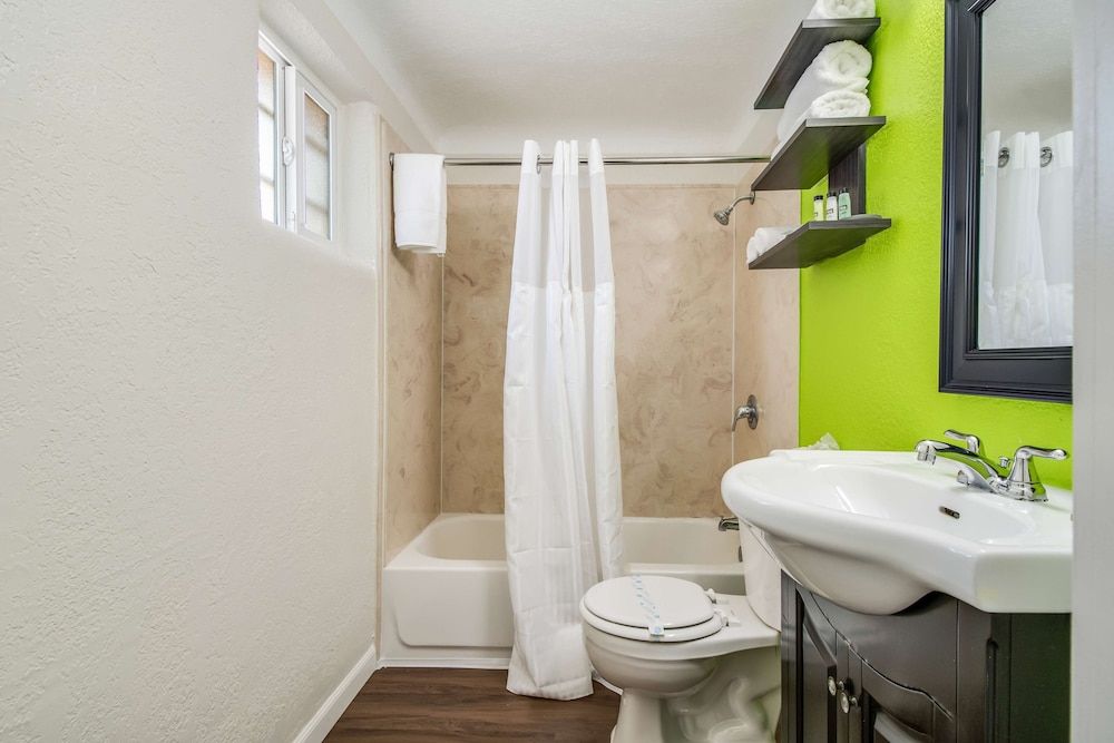 Signature Inn Eugene Room, 1 Queen Bed, Non Smoking 6