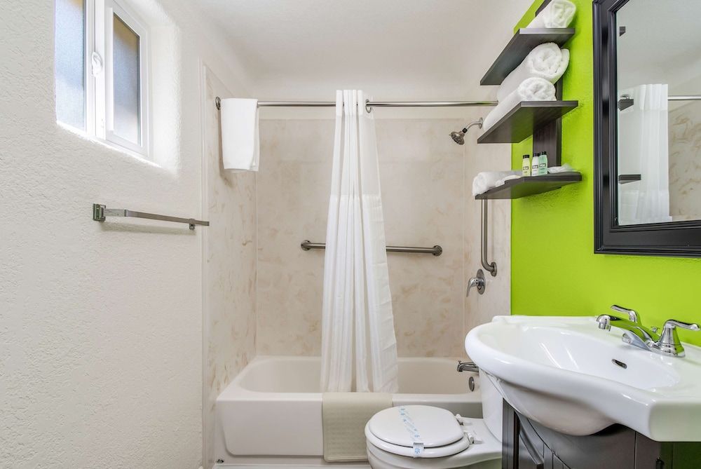 Signature Inn Eugene Room, 1 King Bed, Non Smoking 6