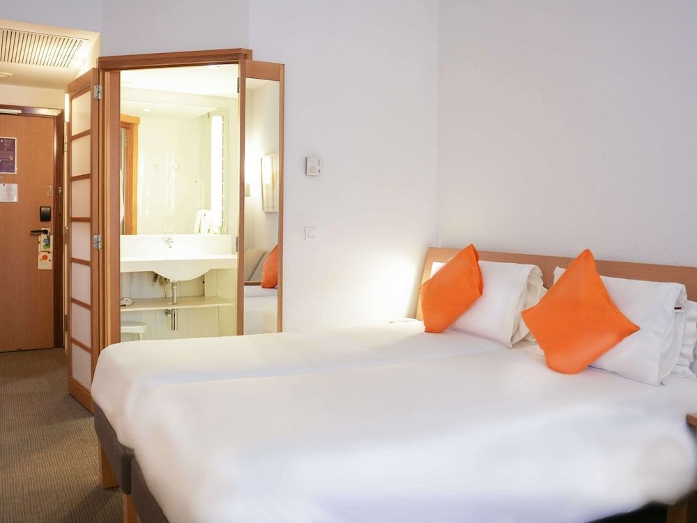 Novotel Tunis Superior Room, 2 Single Beds 7