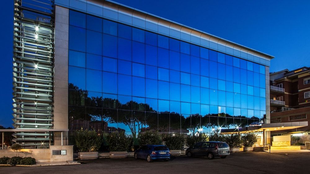 undefined Hotel Artis 5