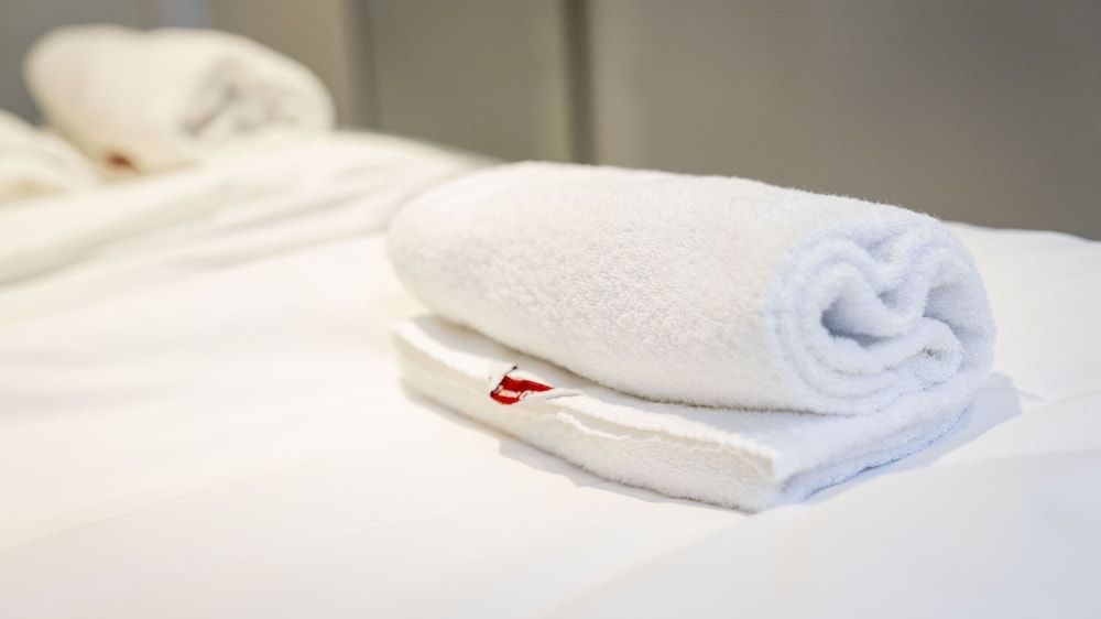 A Hotels City Economy Double Room, Shared Bathroom 4